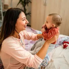 Miesięczne dziecko: Zrozum jego świat! Praktyczny poradnik dla rodziców