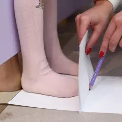 Jak zmierzyć stopę niemowlaka? Uniknij błędów i kup idealne buty.