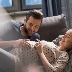 Druga ciąża: Ruchy dziecka wcześniej? Twoje ciało wie dlaczego!