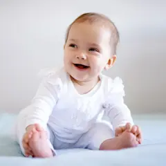 Sadzać czy siadać? Kiedy dziecko jest gotowe? Mity i fakty