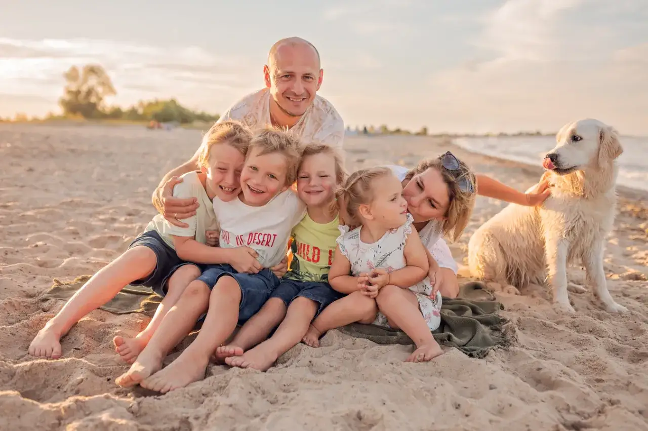 rodzina na plaży w Polsce